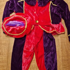 Pietenpak met naam maat 6-8jaar