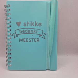 Notitieboekje a6 voor meester met pen
